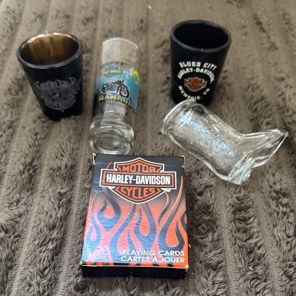 Harley-Davidson Other - Harley-Davidson Black and Clear Shot Glass Set with Playing Cards (T5)